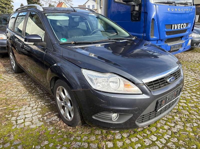 Gebraucht Ford Focus Style 109 PS (80 kW) 2009 Royalgrau met. Kombi