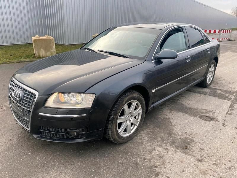 Gebraucht Audi A8 233 PS (171 kW) 2004 Blau Limousine