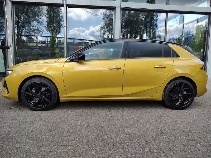 Gebraucht Opel Astra GS Line 131 PS (96 kW) 2023 Lackierung amber yellow/typ aussenverkleidung metalliclackierung Limousine