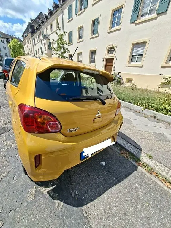 Gebraucht Mitsubishi Space Star Edition 71 PS (52 kW) 2021 Gelb Kleinwagen