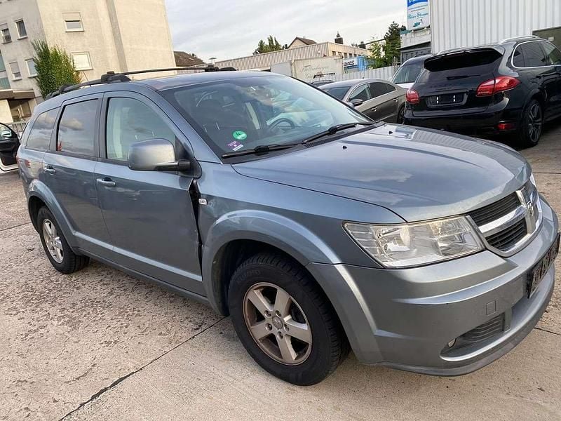 Gebraucht Dodge Journey SE 140 PS (102 kW) 2010 Silver steel metallic SUV