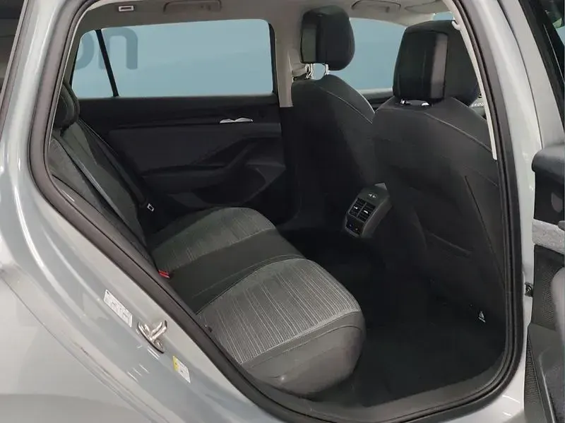 Gebraucht Skoda Superb 150 PS (110 kW) 2025 Silber Kombi
