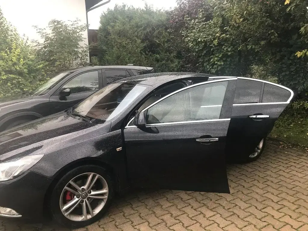Gebraucht Opel Insignia Cosmo 160 PS (117 kW) 2008 Schwarz Limousine