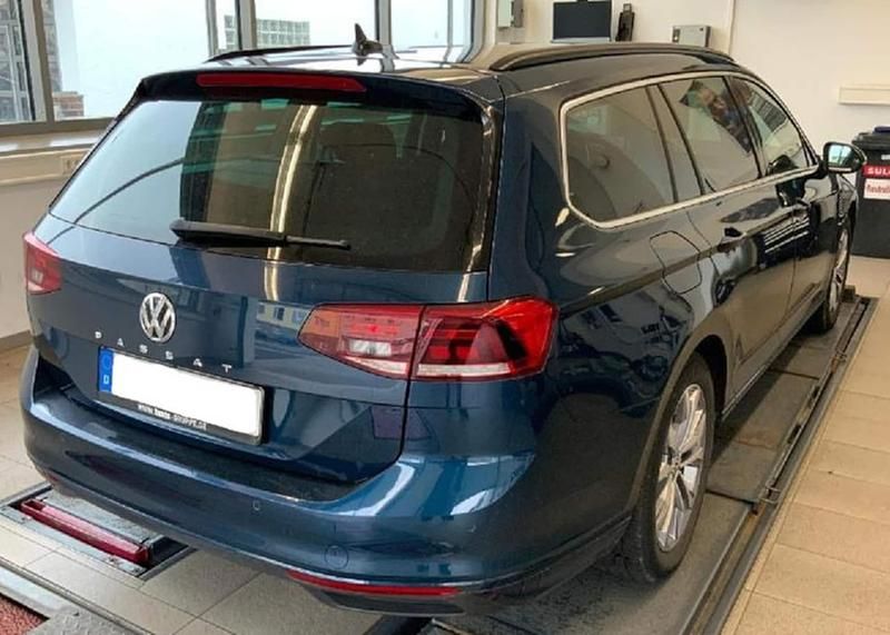 Gebraucht VW Passat Business 190 PS (139 kW) 2020 Blau Kombi