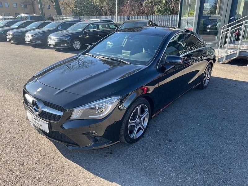 Gebraucht Mercedes CLA200 Urban 156 PS (114 kW) 2016 Schwarz Limousine