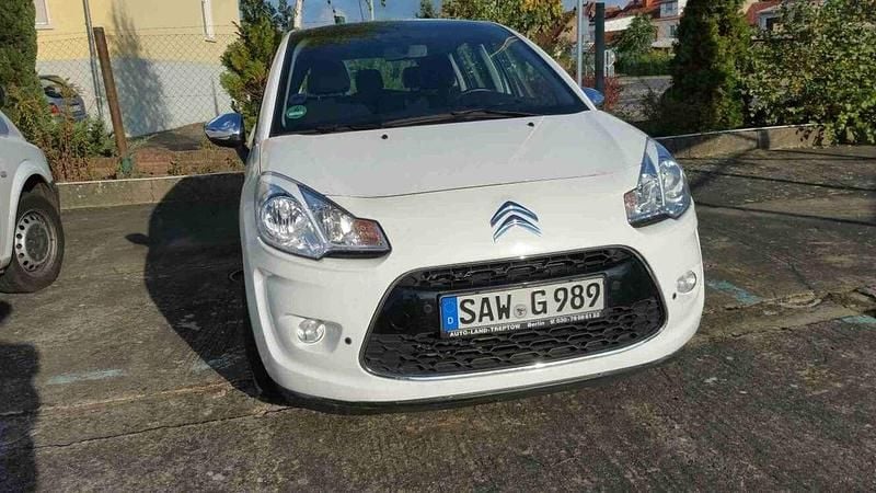 Weiß Gebraucht 2012 Citroën C3 SELECTION Kleinwagen | 3.450 € (Superpreis) - Bild 1/4