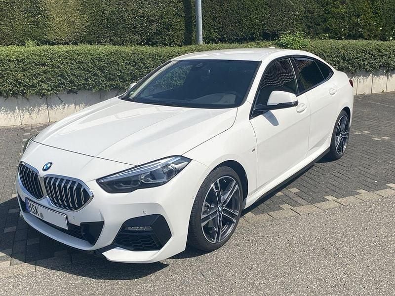 Weiß Gebraucht 2020 BMW 218 M Sport Coupé | 24.900 € (Fairer Preis) - Bild 1/4