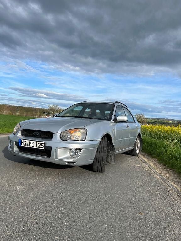 Silber Gebraucht 2003 Subaru Impreza Limousine | 2.900 € (Superpreis) - Bild 1/4