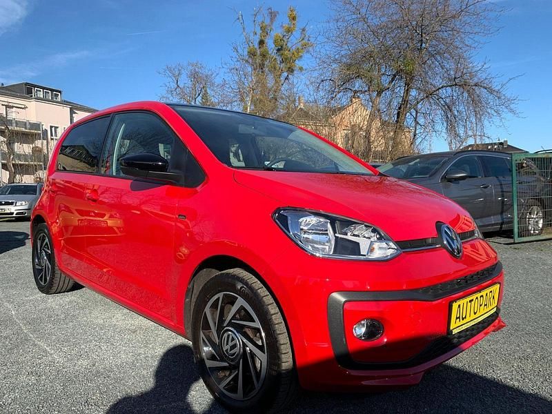 Second-hand VW up! Join 60 CP (44 kW) 2018 Roșu Hatchback