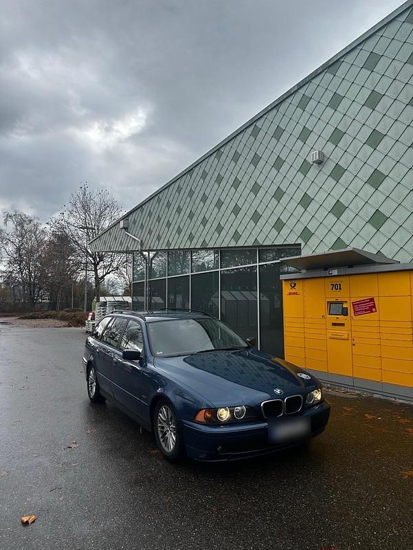 Blau Gebraucht 2001 BMW 530 Kombi | 2.499 € (Fairer Preis) - Bild 1/4