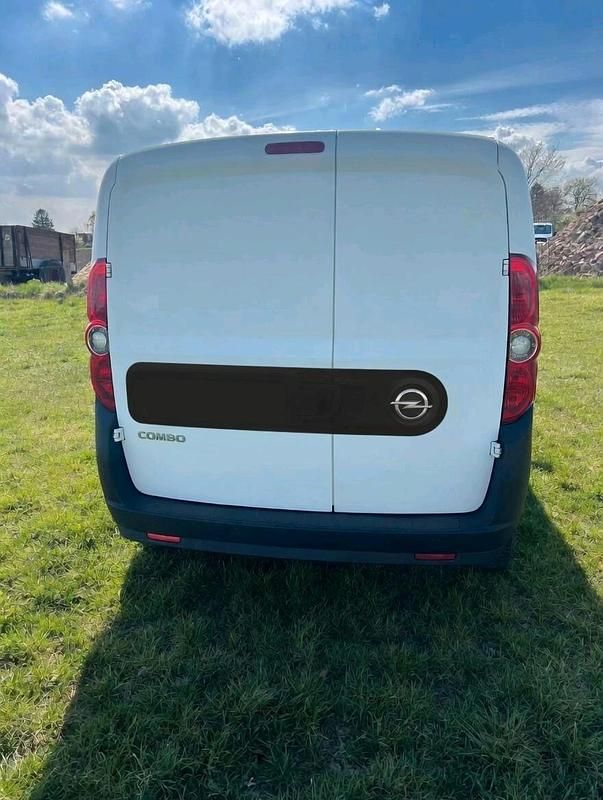 Gebraucht Opel Combo 95 PS (69 kW) 2014 Weiß Van / Kleinbus