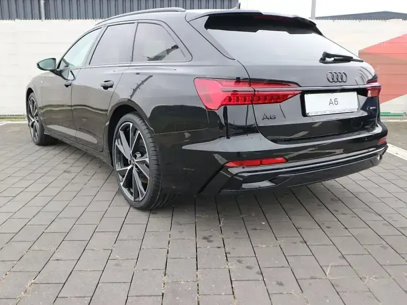 Gebraucht Audi A6 S-Line 245 PS (180 kW) 2025 Mythosschwarz metallic Kombi