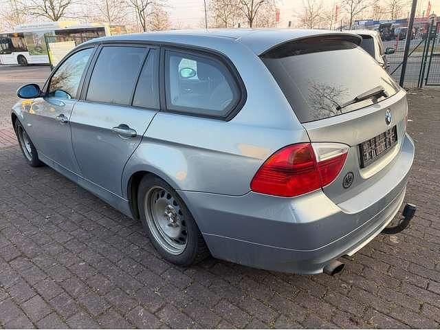 Gebraucht BMW 320 150 PS (110 kW) 2006 Arktis Kombi