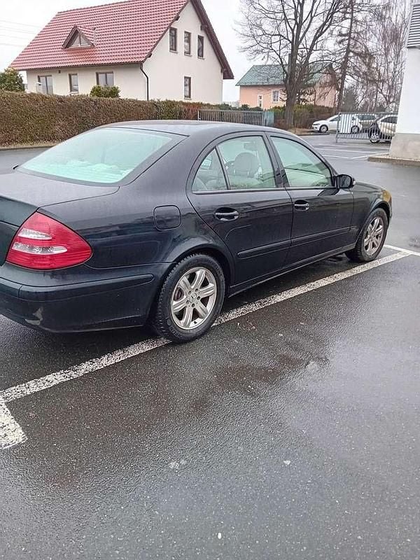 Gebraucht Mercedes E200 Classic 163 PS (119 kW) 2004 Schwarz Limousine