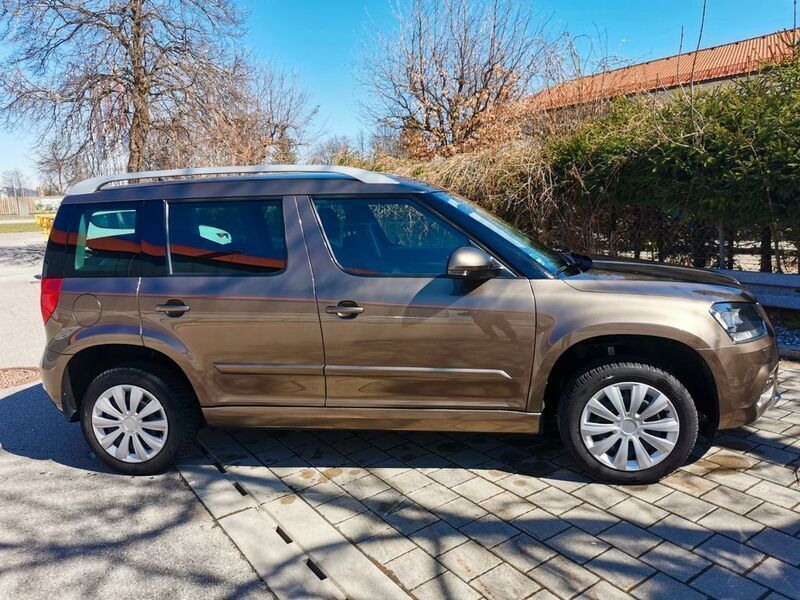 Braun Gebraucht 2016 Skoda Yeti Ambition SUV | 10.900 € (Fairer Preis) - Bild 1/4