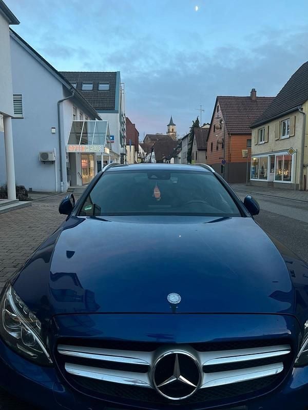 Gebraucht Mercedes C220 170 PS (125 kW) 2015 Blau Kombi