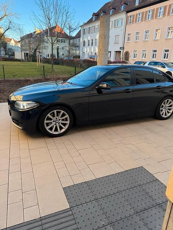 Schwarz Gebraucht 2014 BMW 520 Limousine | 14.000 € (Guter Preis) - Bild 1/4