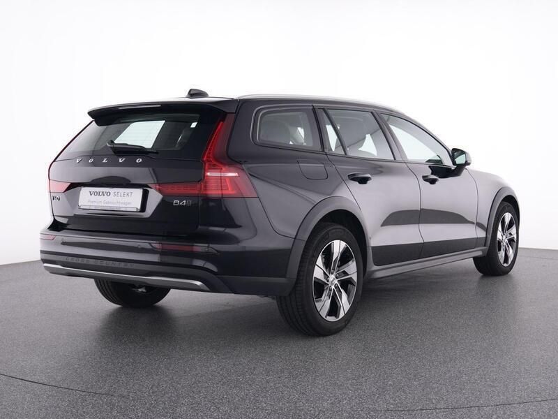 Gebraucht Volvo V60 CC Plus 197 PS (144 kW) 2023 Schwarz Kombi