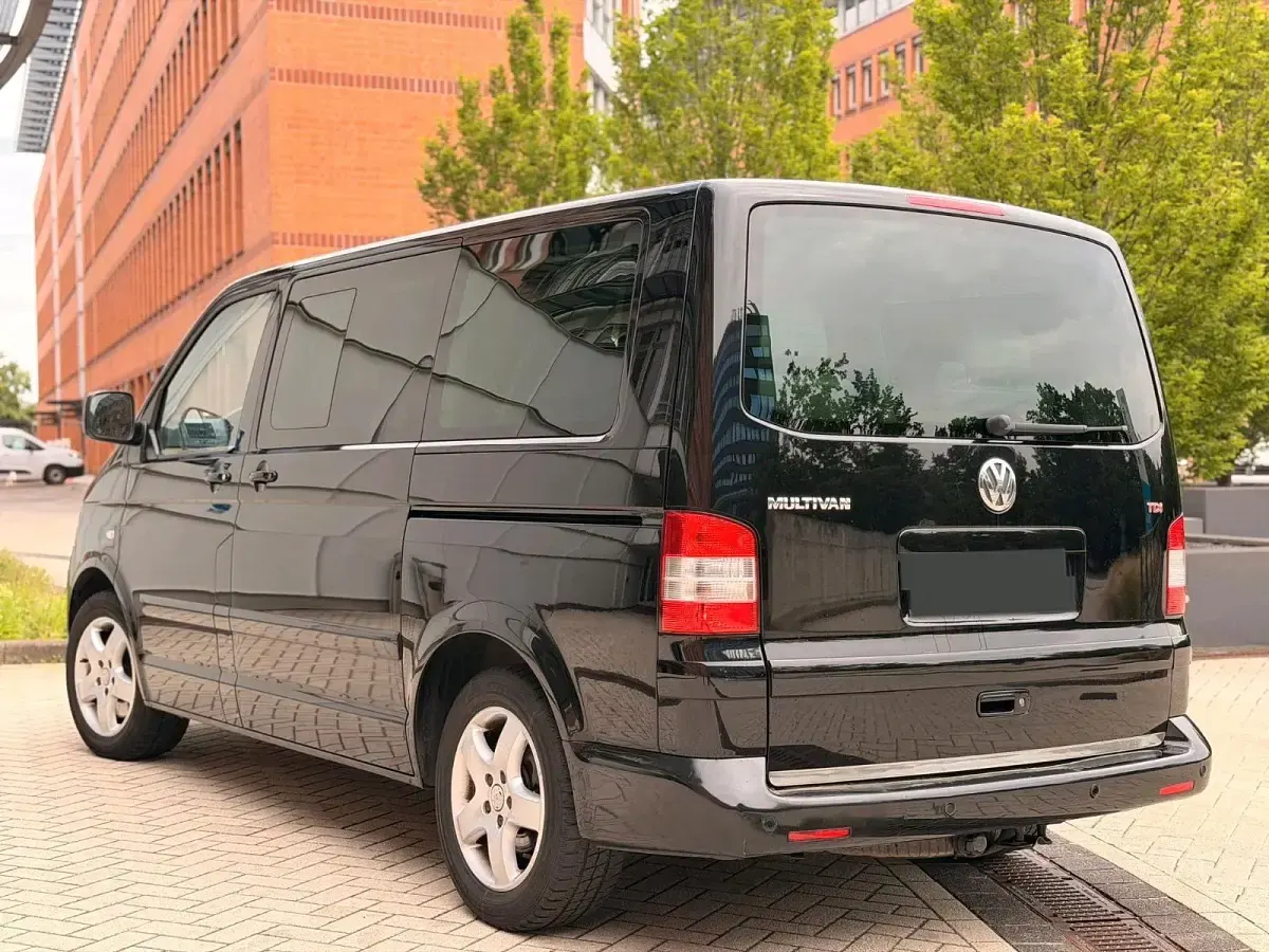 Gebraucht VW Multivan 174 PS (127 kW) 2007 Schwarz Van / Kleinbus
