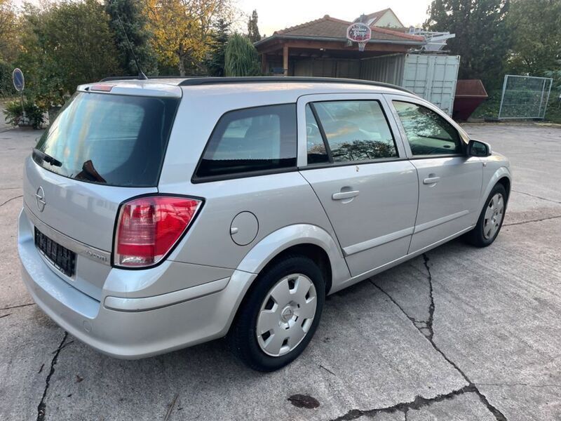 Gebraucht Opel Astra Edition 120 PS (88 kW) 2005 Silber Kombi