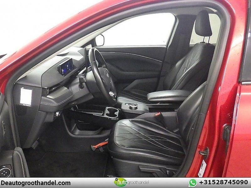 Gebraucht Ford Mustang Mach-E 216 kW (294 PS) 2021 Rot SUV