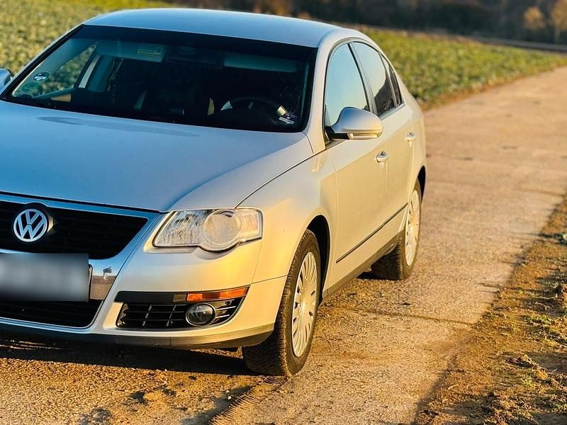 Gebraucht VW Passat 116 PS (85 kW) 2025 Silber Kombi
