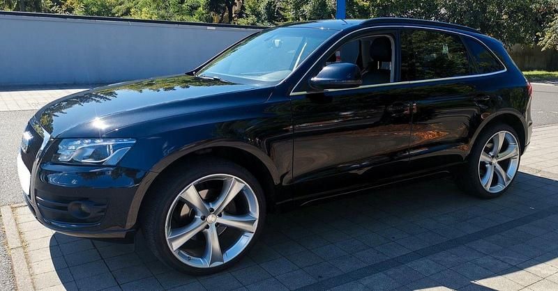 Schwarz Gebraucht 2010 Audi Q5 Ambiente SUV | 11.499 € (Guter Preis) - Bild 1/4