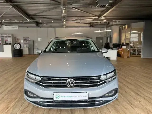 Gebraucht VW Passat Business 150 PS (110 kW) 2023 Silber Kombi