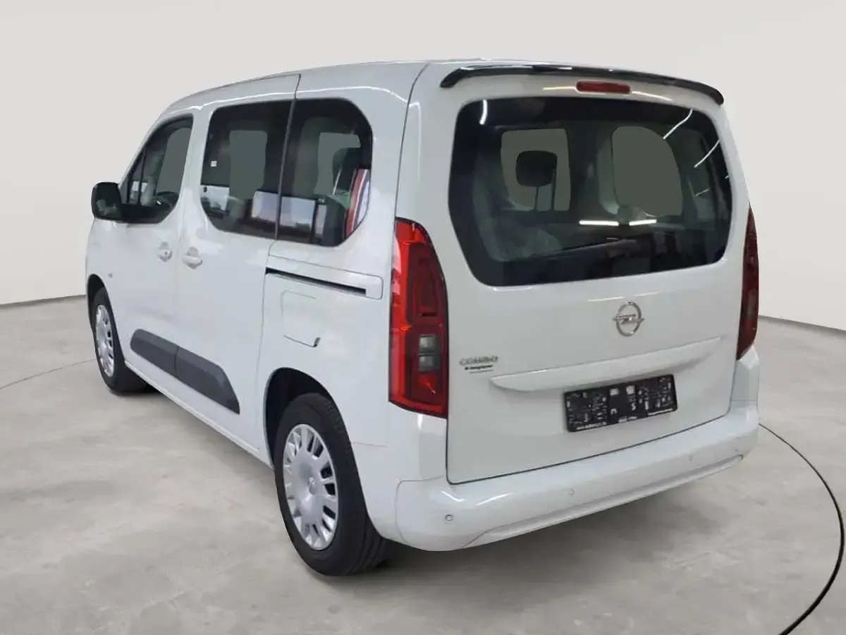 Gebraucht Opel Combo Life Edition 102 PS (75 kW) 2023 Kaolin weiß Van / Kleinbus