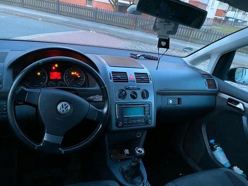 Gebraucht VW Touran 140 PS (102 kW) 2008 Schwarz Van / Kleinbus