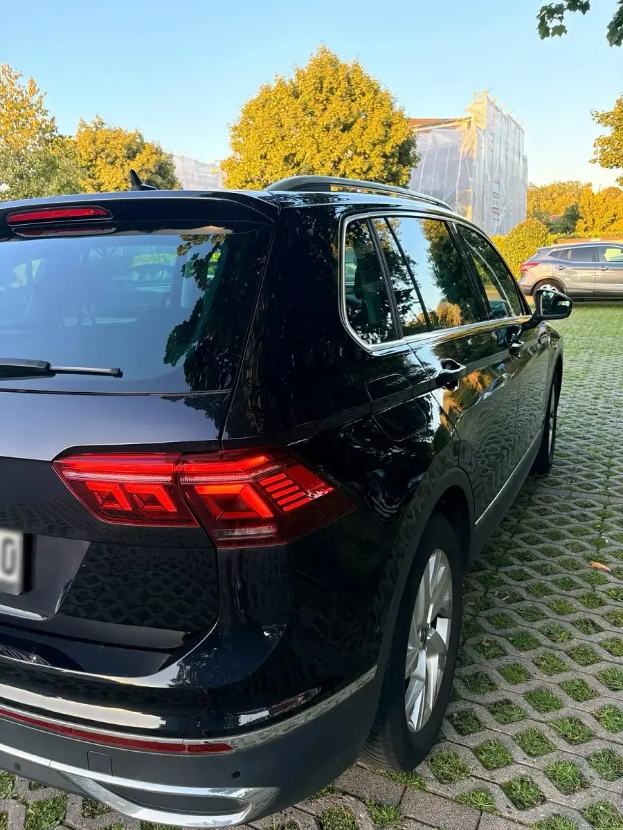 Gebraucht VW Tiguan Elegance 150 PS (110 kW) 2022 Schwarz SUV