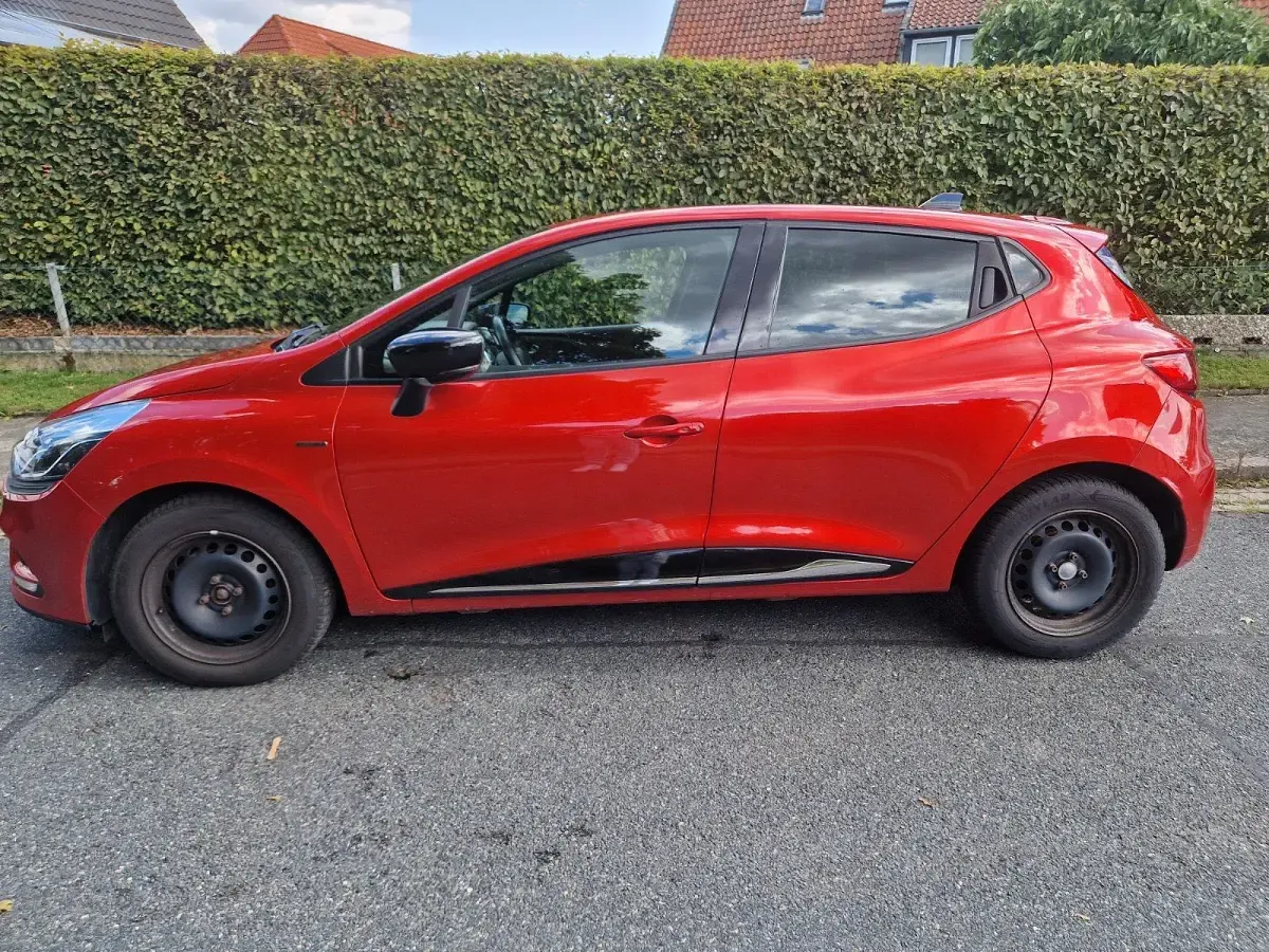Gebraucht Renault Clio LIMITED 90 PS (66 kW) 2016 Rot Kleinwagen