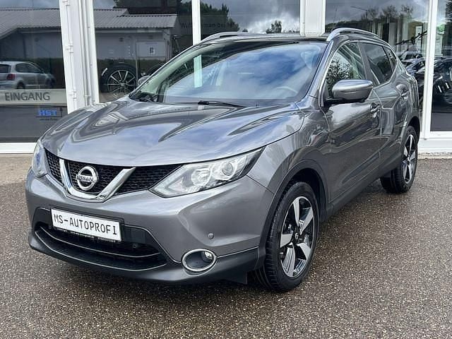Grau Gebraucht 2015 Nissan Qashqai 360º SUV | 13.590 € (Etwas zu teuer) - Bild 1/4