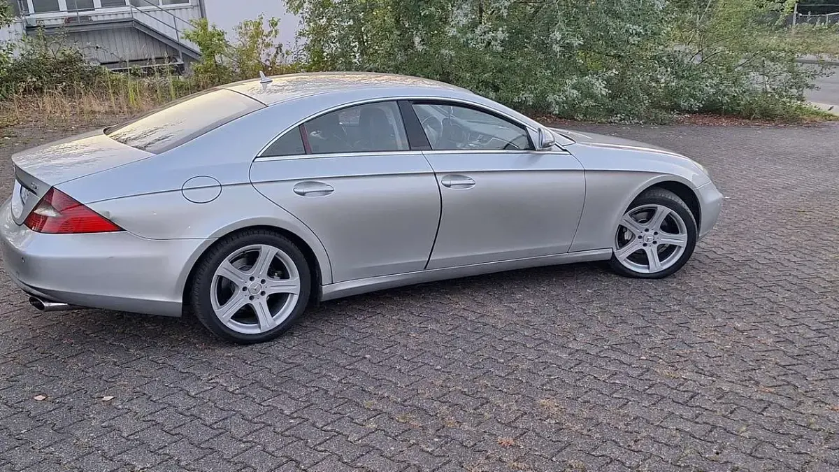 Gebraucht Mercedes CLS320 224 PS (164 kW) 2006 Silber Coupé