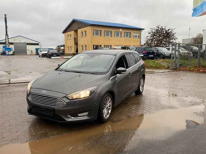 Grau Gebraucht 2017 Ford Focus Titanium Kombi | 4.950 € (Superpreis) - Bild 1/4