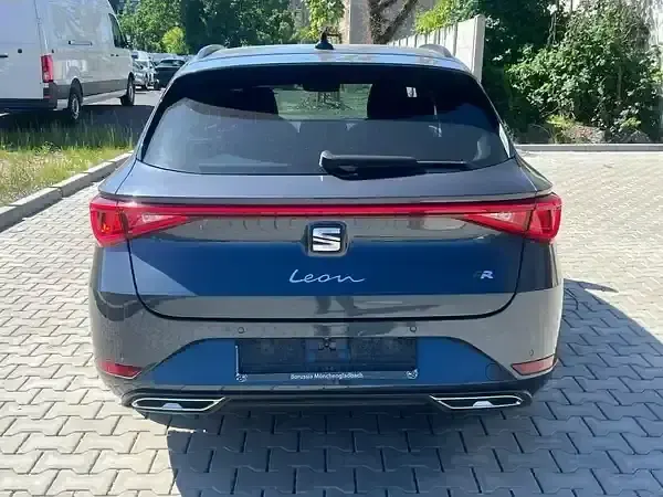 Gebraucht Seat Leon 131 PS (96 kW) 2021 Magnetic grau metallic Kombi