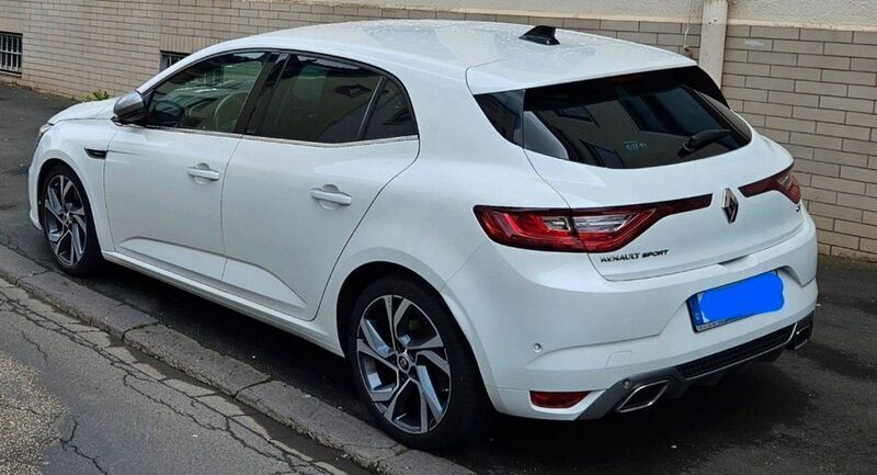 Weiß Gebraucht 2016 Renault Mégane III GT Limousine | 13.890 € (Etwas zu teuer) - Bild 1/4