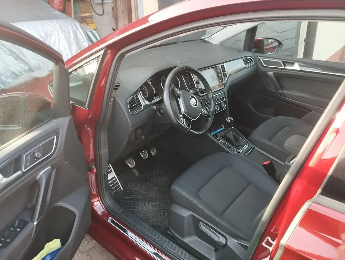 Gebraucht VW Golf VII United 116 PS (85 kW) 2020 Braun Van / Kleinbus
