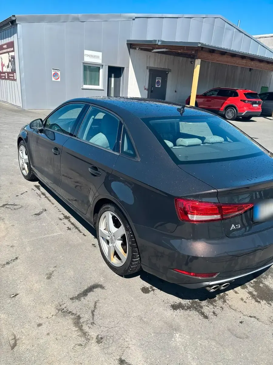 Gebraucht Audi A3 2018 Braun Limousine