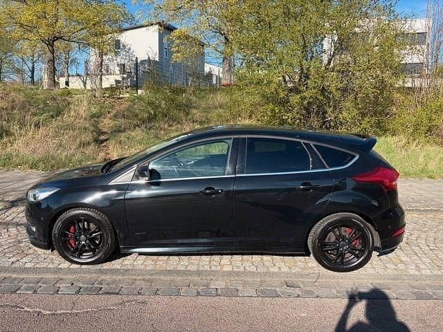 Gebraucht Ford Focus Titanium 150 PS (110 kW) 2015 Schwarz Limousine