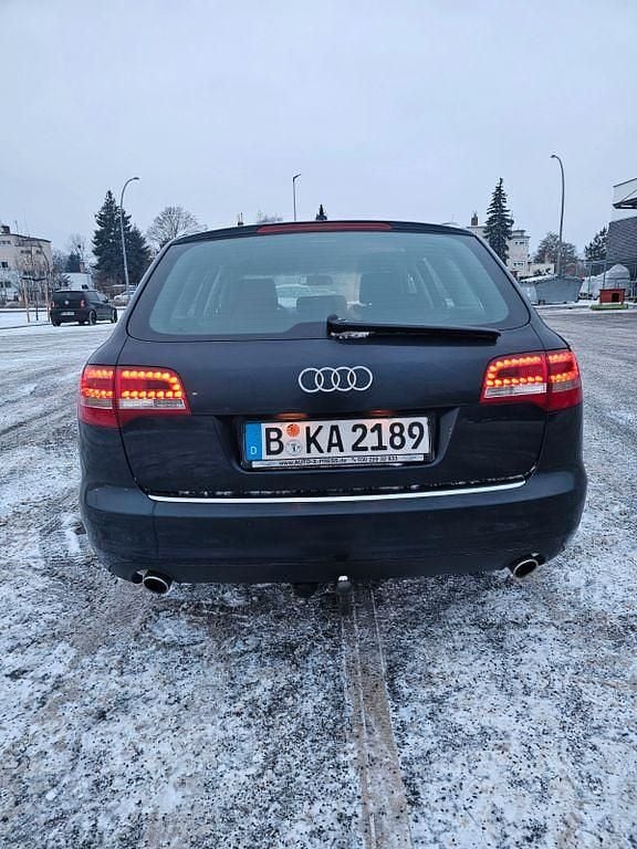 Gebraucht Audi A6 190 PS (139 kW) 2010 Blau Kombi