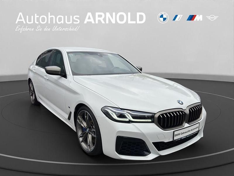 Używany BMW M550 Performance 530 KM (389 kW) 2023 Biały Sedan/Limuzyna