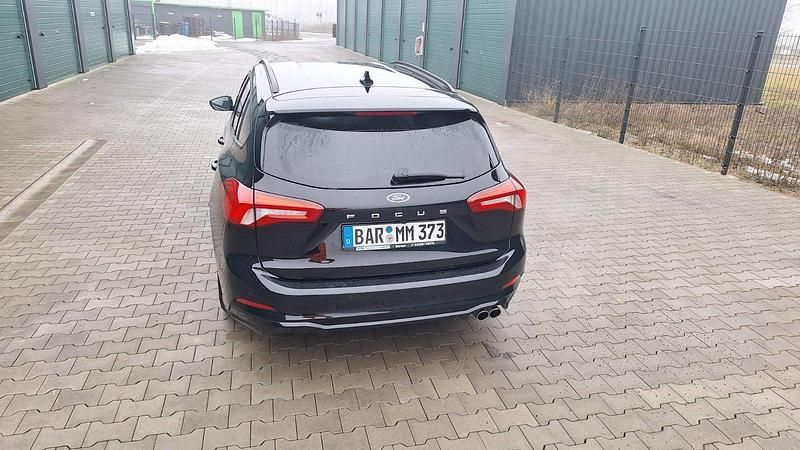 Gebraucht Ford Focus ST-Line 150 PS (110 kW) 2018 Schwarz Kombi