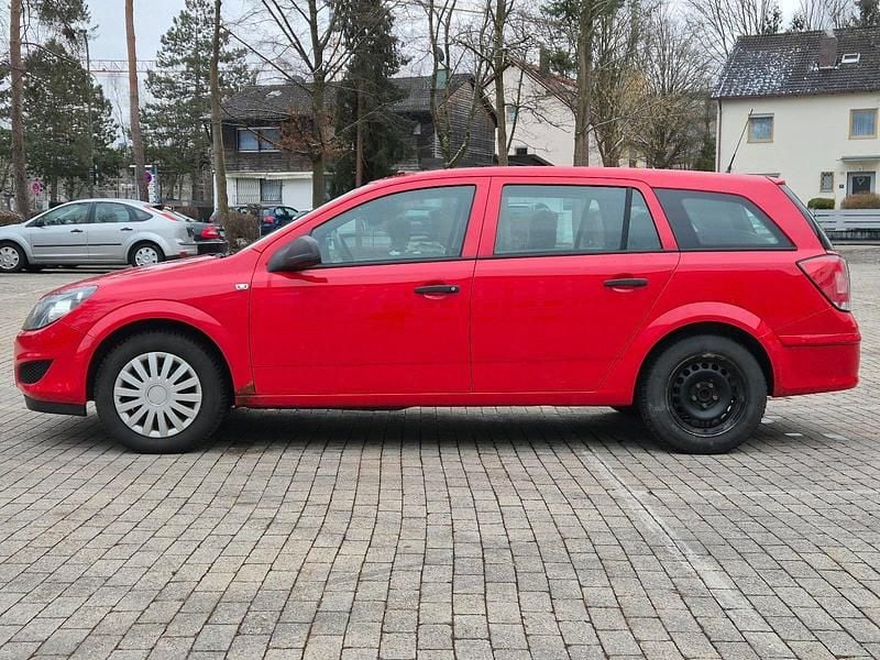 Gebraucht Opel Astra 110 PS (80 kW) 2010 Rot Kombi