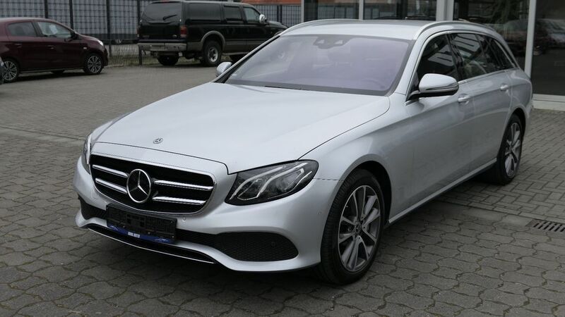 Iridiumsilber metalliclack Gebraucht 2020 Mercedes E350 Avantgarde Kombi | 26.990 € (Superpreis) - Bild 1/4