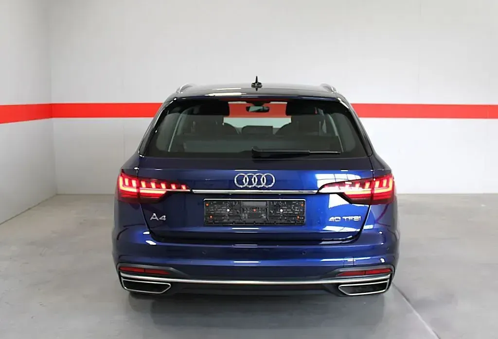 Gebraucht Audi A4 Advanced Plus 204 PS (150 kW) 2022 Blau Kombi