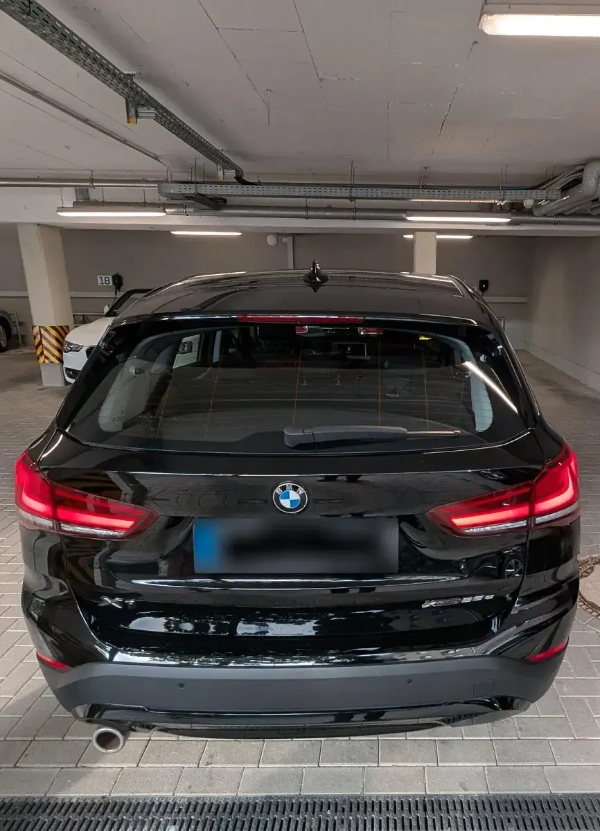 Second-hand BMW X1 Advantage 220 CP (161 kW) 2021 Negru SUV