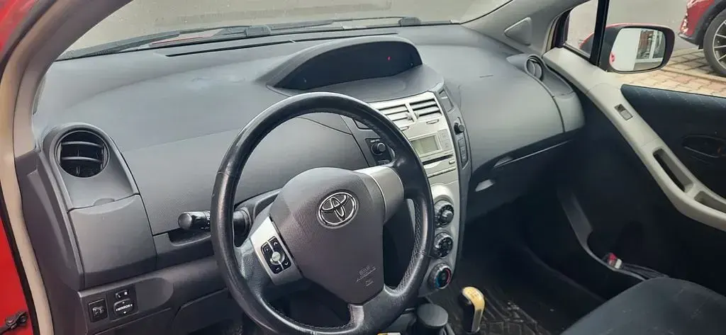 Gebraucht Toyota Yaris Sol 87 PS (63 kW) 2006 Rot Kleinwagen
