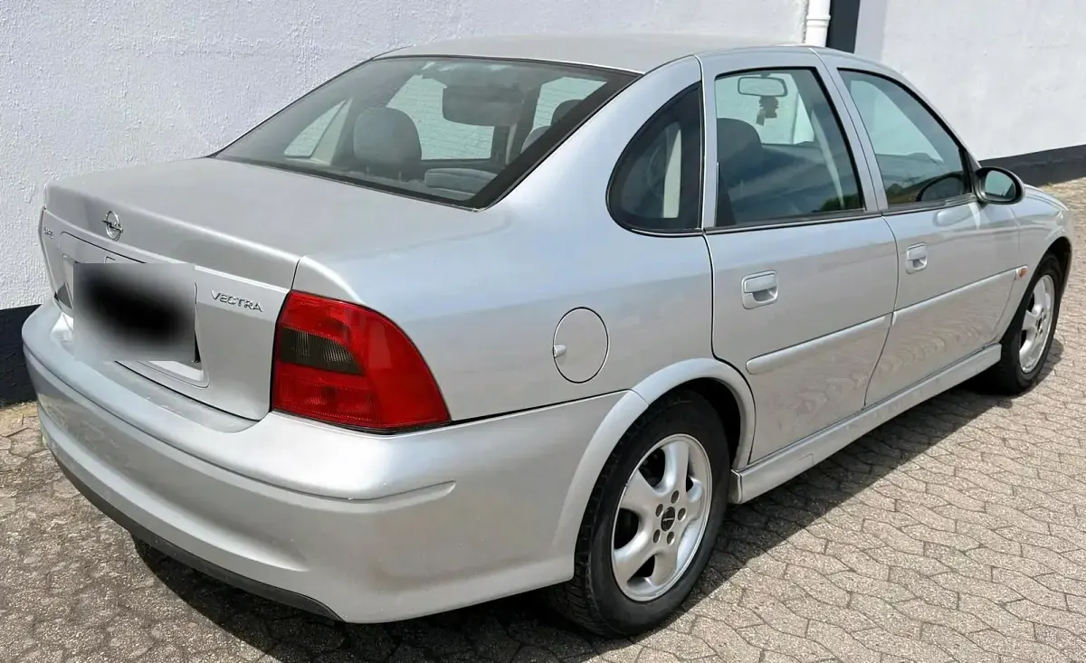 Gebraucht Opel Vectra 101 PS (74 kW) 2001 Grau Limousine