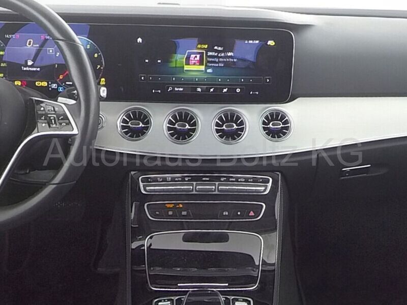 Gebraucht Mercedes E200 197 PS (144 kW) 2021 Schwarz (schwarz) Cabrio